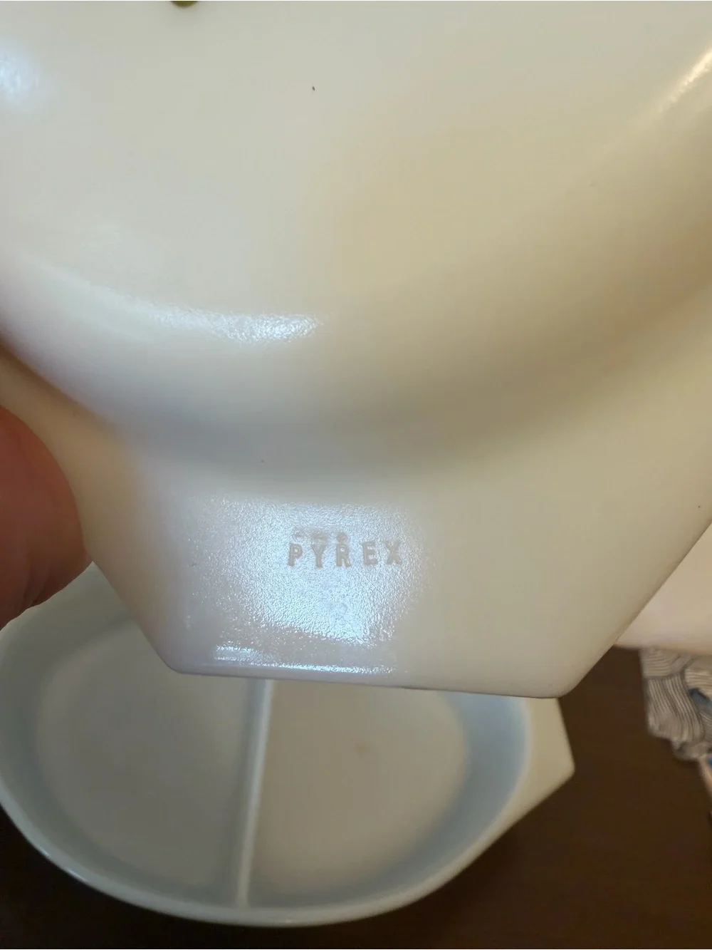 Pyrex White and Olive Green Floral Covered Casserole 1 Quart